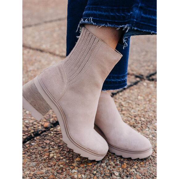 NWOB Dolce Vita Martey H2O Boots Taupe Suede Waterproof Womens 6 US Beige Chunky - Picture 2 of 15